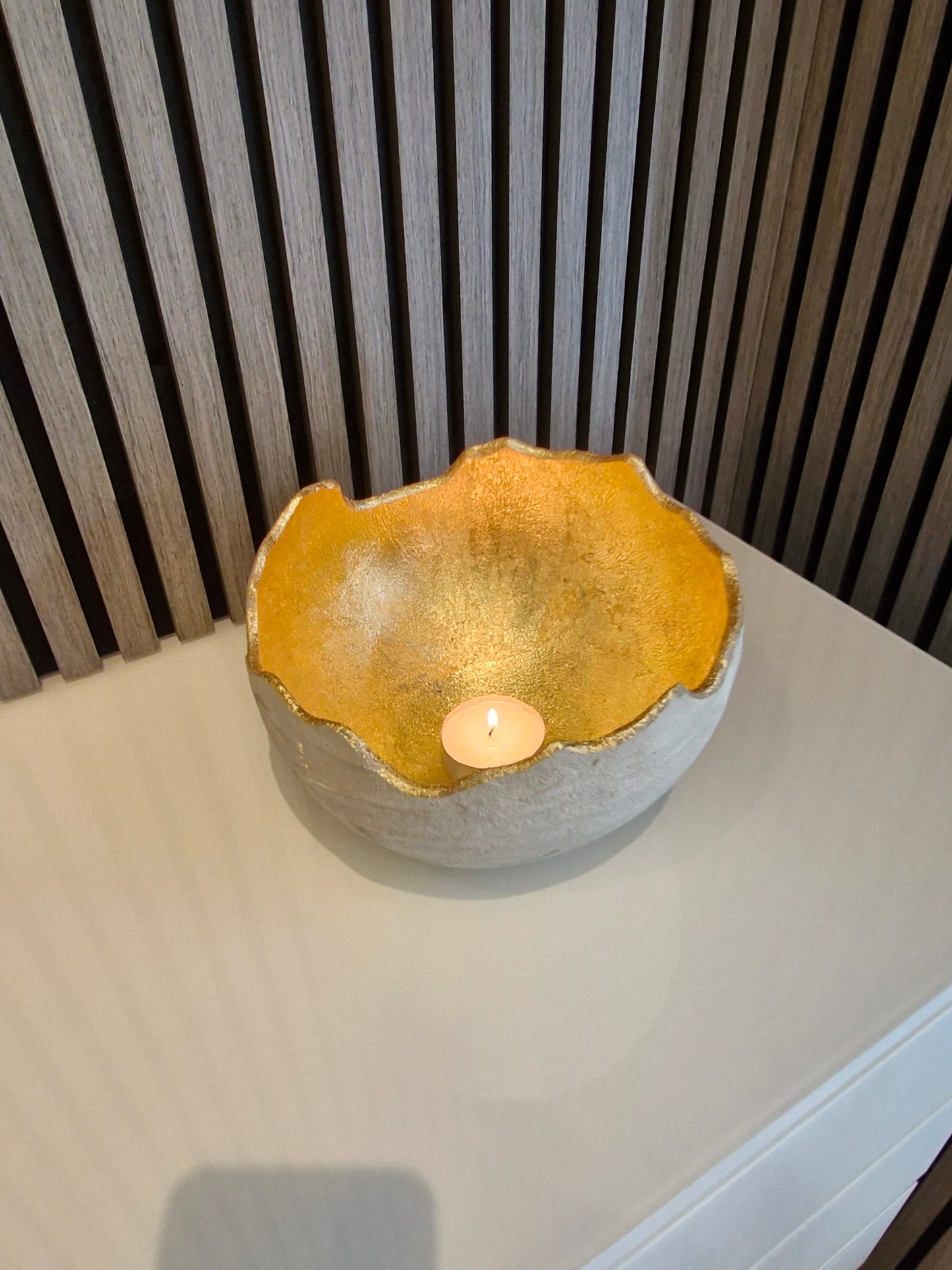 Design Beton Schale mit Blattgold / Lichtschale / Feuerschale / Lichtkugel / Tischdecke/ Dekoschale